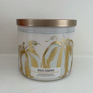 Bath and body works White Pumpkin 3 wick candle